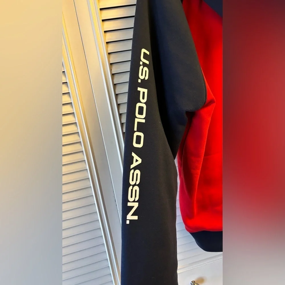 U.S. Polo Assn. Red and Blue Zip Up Sweater NWOT SZ L